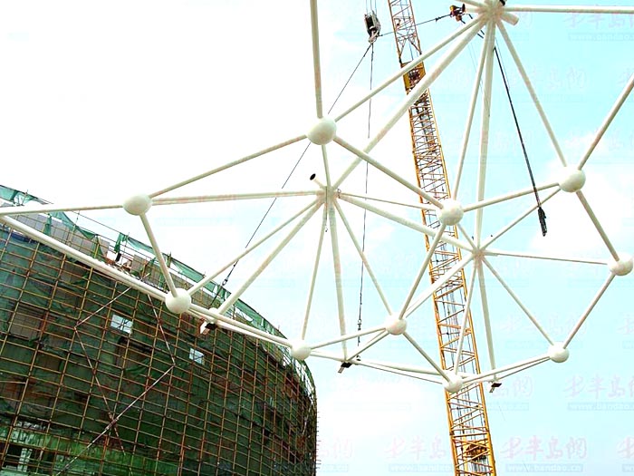 益阳体育馆网架安装